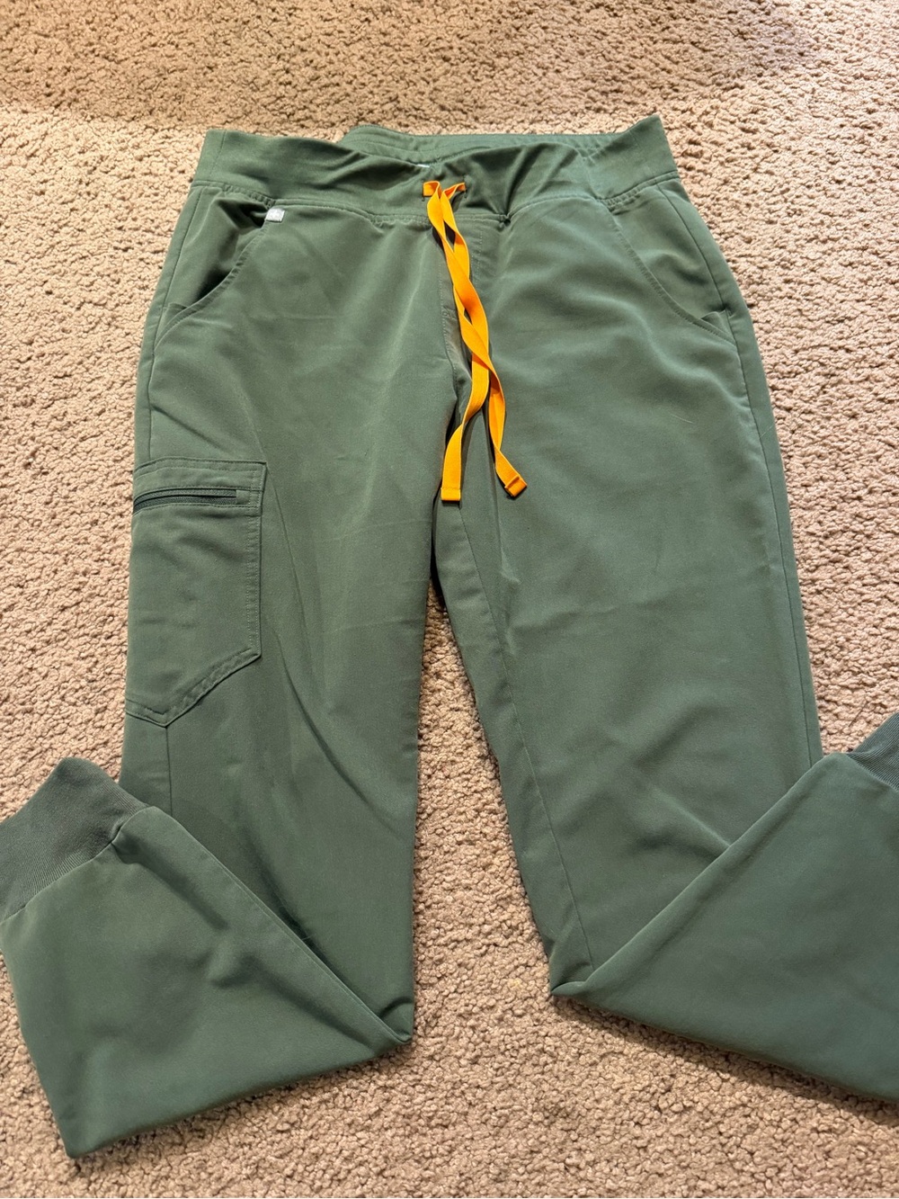 Figs Moss scrub Set - Vest, Top, Joggers - Picture 8 of 9